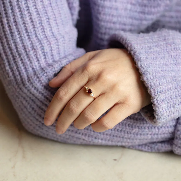 9kt Gold Rhodolite Garnet and Moonstone Sphinx Ring