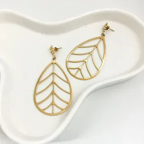 Reriti Hollow Forest Leaf Hook Earrings - Gold